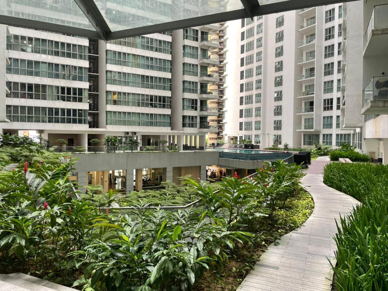 Best View Hostel Regalia Klcc Kuala Lumpur Exterior photo