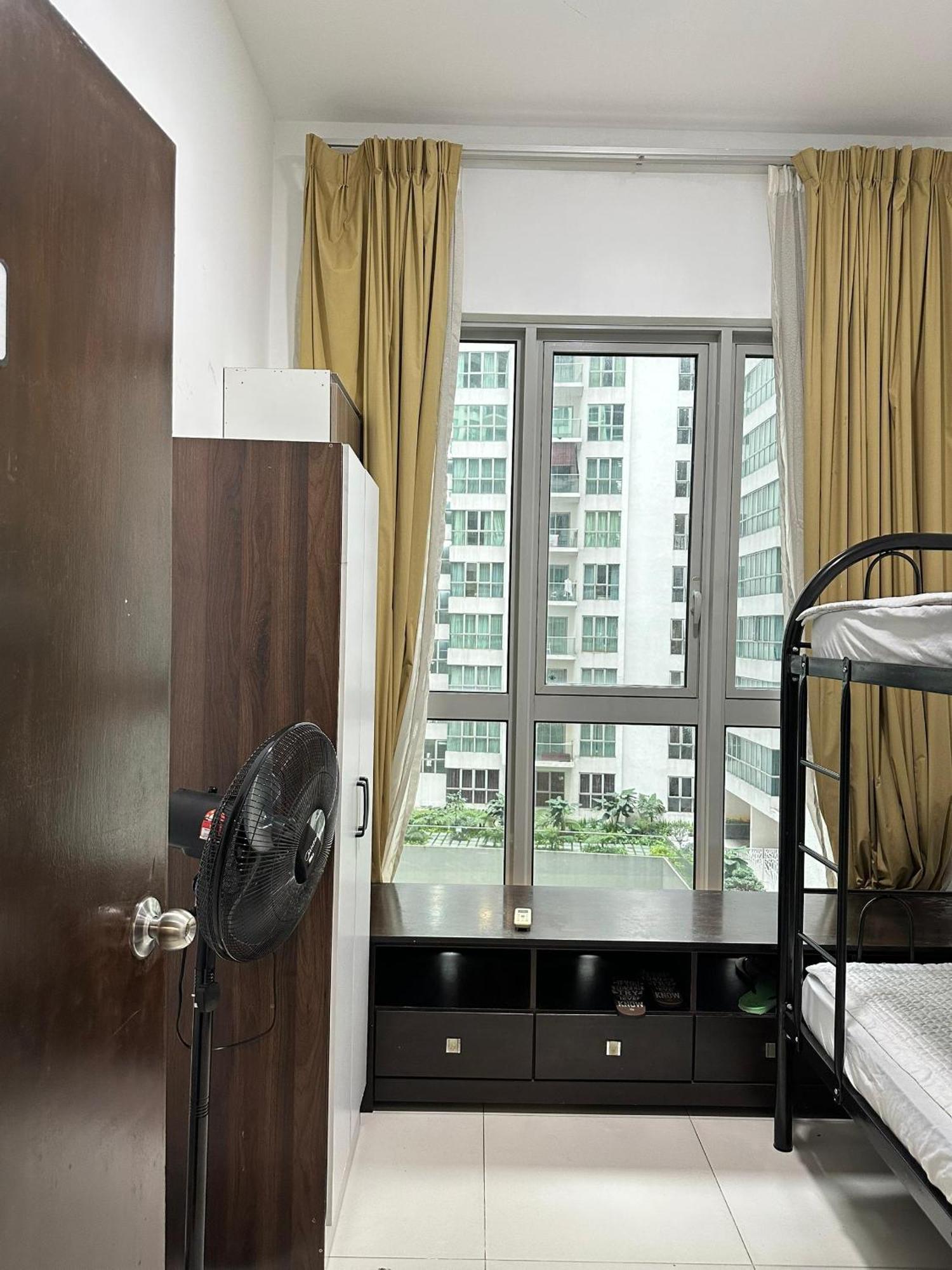 Best View Hostel Regalia Klcc Kuala Lumpur Exterior photo